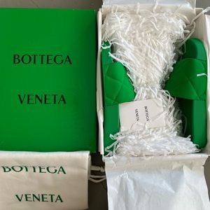 Bottega Veneta slides in grass brand new in box size 37